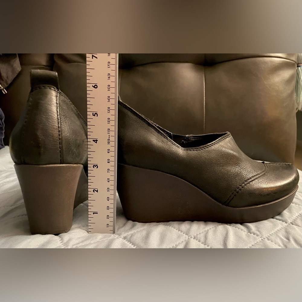Crown Vintage Women's Size 6 Black Leather Wedge High Heel Platform Shooties